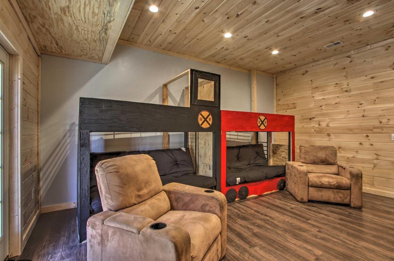 The Phoenix Cabin With Hot Tub In Gatlinburg! Bagian luar foto